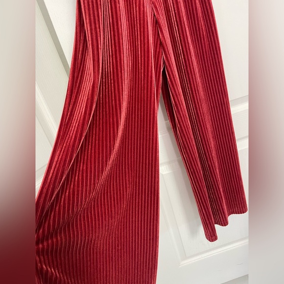 Ali & Jay velvet jumpsuit Samantha size M brick red Anthropologie - Picture 11 of 11